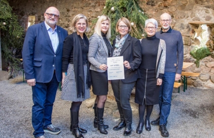 Pastpräsident Toni Kempf, Projektpatin Gabi Badertscher, ROKJ-Stellvertreterin Silja Drack, Jolanda Eichenberger, Projektpatin Brigitte Kaufmann, Präsident Markus Nadig